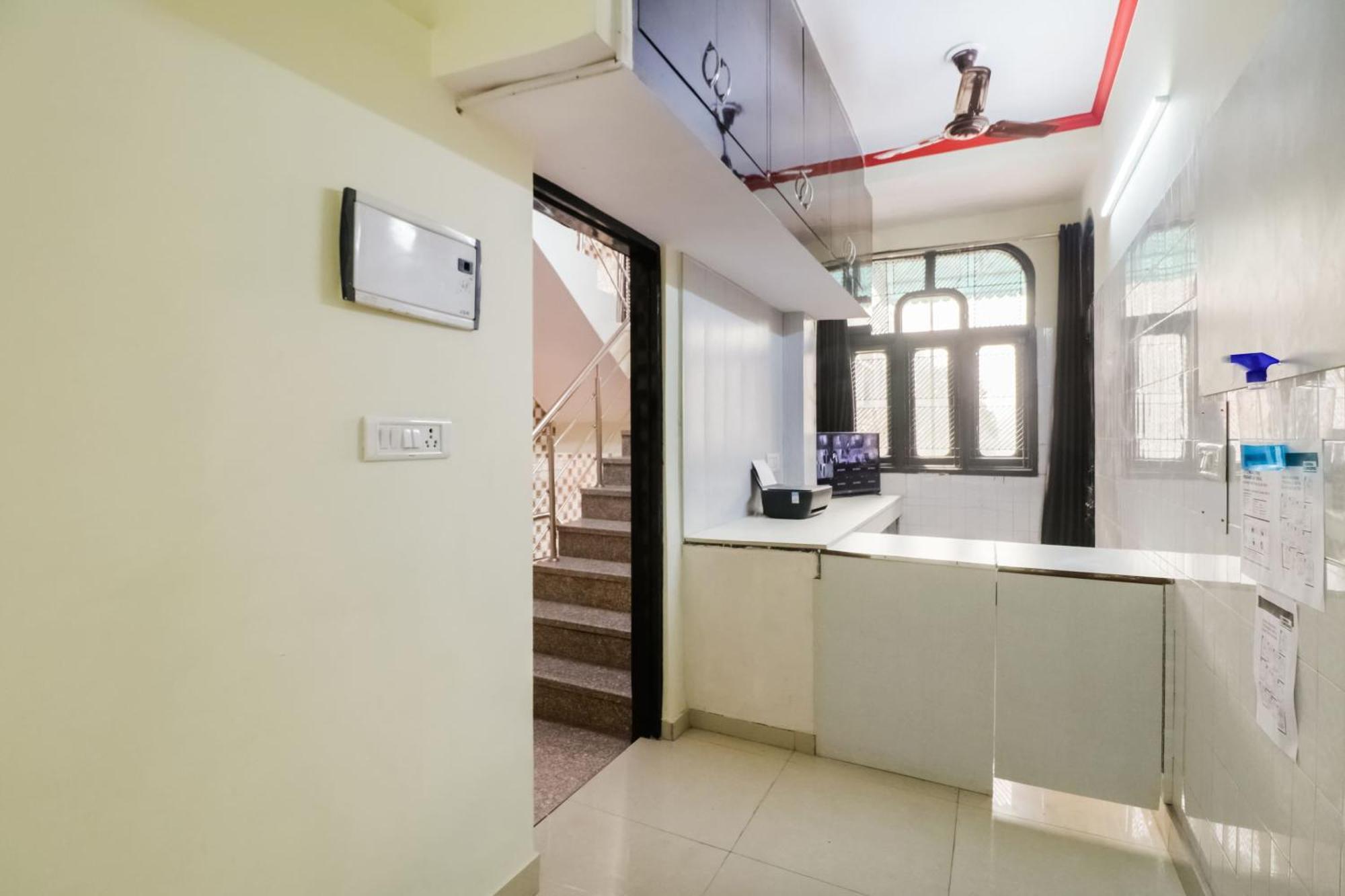 Golden Bridge Hotel New Delhi Buitenkant foto