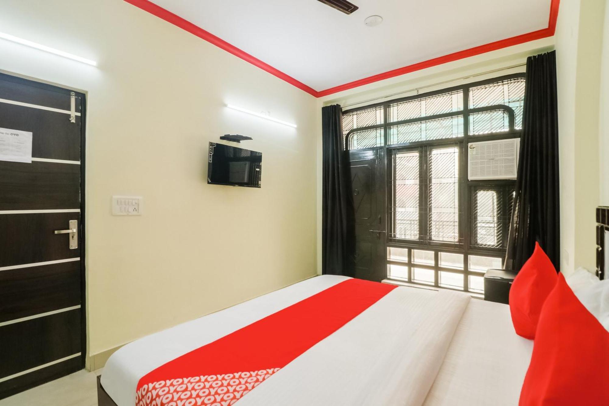 Golden Bridge Hotel New Delhi Buitenkant foto
